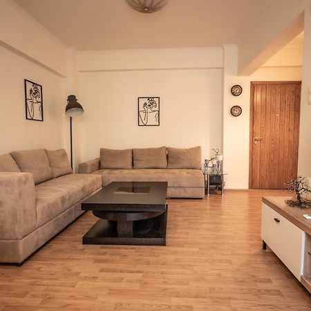 Central Escape Apartment Каламата Екстериор снимка