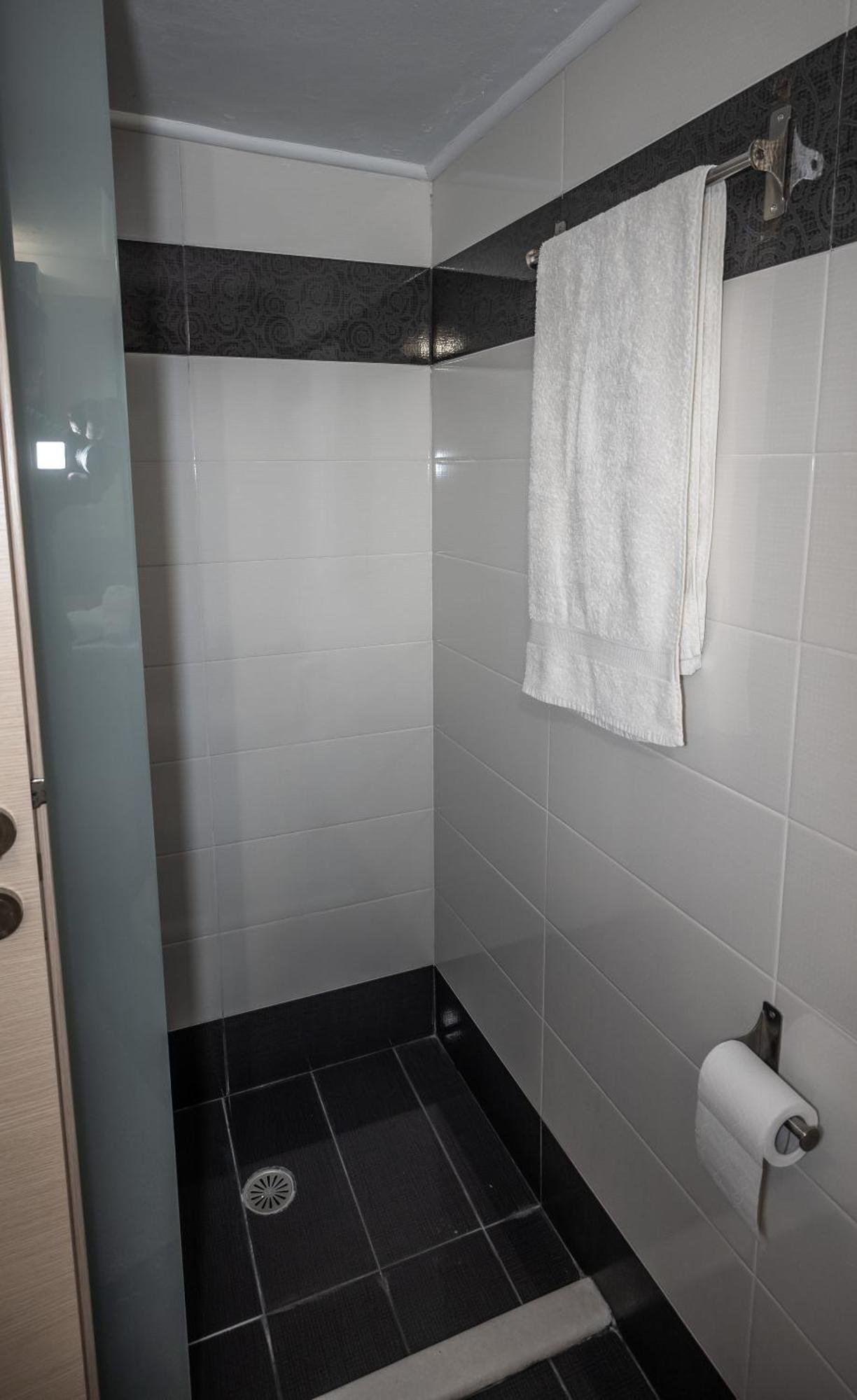 Central Escape Apartment Каламата Екстериор снимка